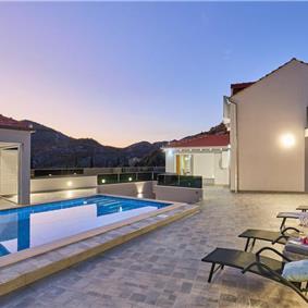 4 Bedroom Villa with pool and terrace near Dubrovnik, Sleeps 8